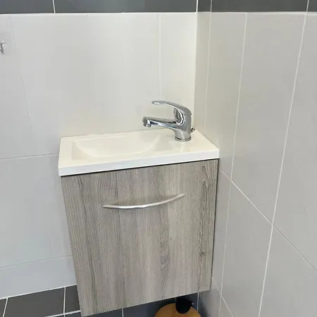 Apartment Renove Avec Terrasse & Jardin Proche Gare *